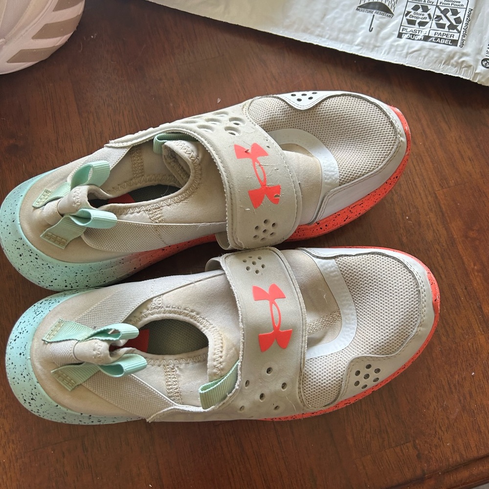 Child’s size 6.5 adidas shoes